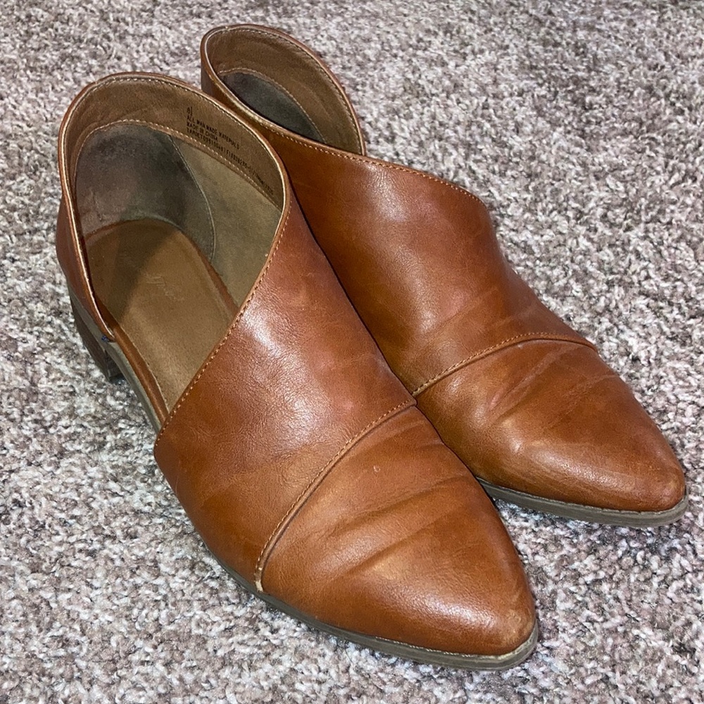 Universal Thread Goods Co., brown, side cut booties